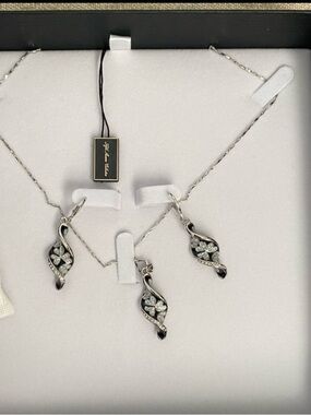 Fifth Avenue Swirling Grace Necklace & Earring Set NWT​​​​
